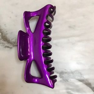 NEW! Glossy Magenta Claw Clip 💖